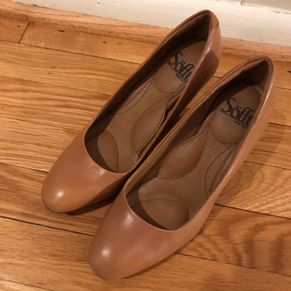 High heel pumps
